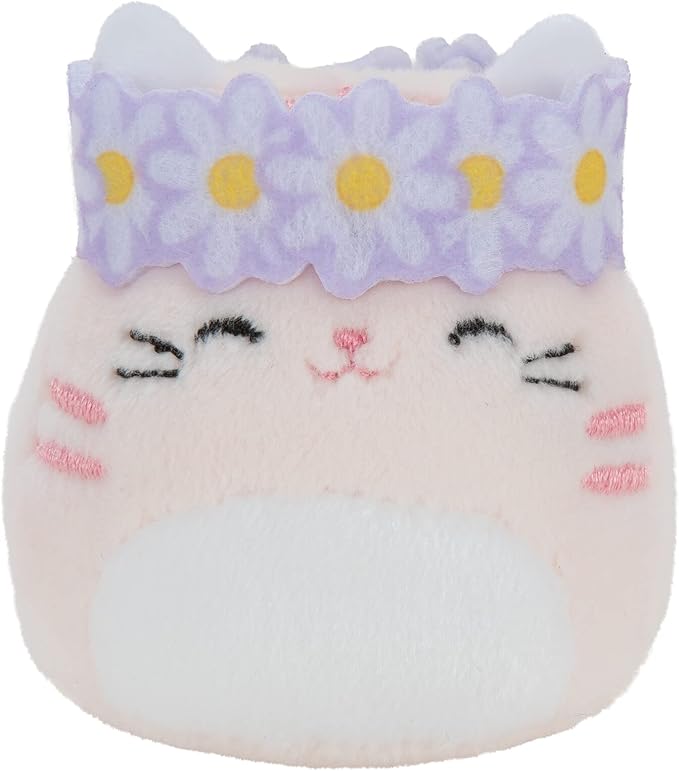 Squishville by Original Squishmallows Deluxe Glamping Playscene - Includes 2-Inch Paulita The Pink Tabby Cat, Bucket Chair, Sleeping Bag & Glamping Playscene - Toys for Kids