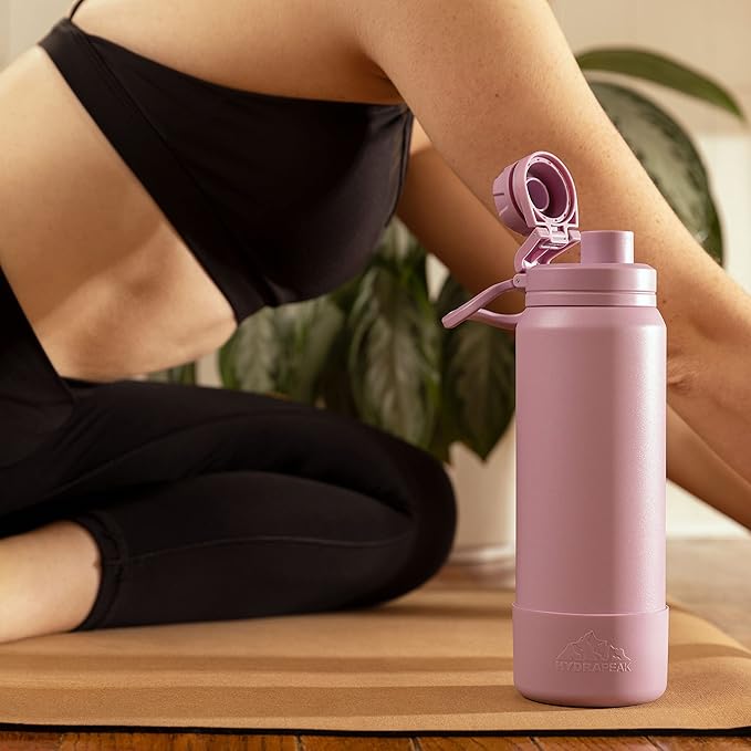 Hydrapeak 26oz Sport Insulated Water Bottle with Chug Lid, Leak & Spill Proof, Keeps Drinks Cold for 24 Hours, Hot for 12 Hours, Premium Stainless Steel Water Bottles (26oz, Ice)