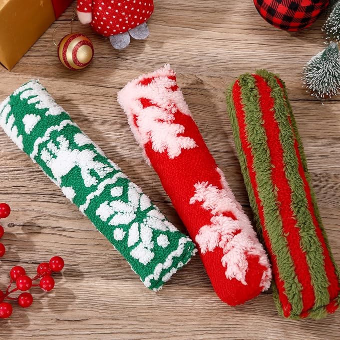 Civaner 6 Pcs 10.6 Inch Christmas Cat Catnip Toy Interactive Kitten Kicker Toy Soft Plush Cat Pillow Stick Kitten Chasing Exercising Chewing Catnip Indoor Xmas Gift (Red, Green, Red Green Stripes)