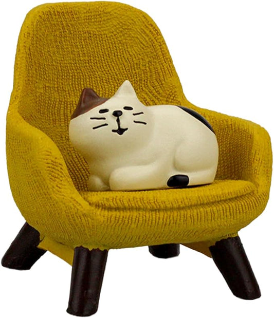 Miniature Cat Figurines with Small Sofa - Resin Mini Cat Figures, Kitten Miniature Desk Accessories - Perfect Cute Cat Gift for Cat Lovers(Yellow Sofa)