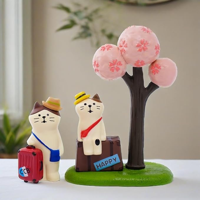 Miniature Cat Figurines Statue - Cute Cat Decor for Desk and Bedroom, Gifts for Cat Lovers Cute Home Office Desk Decor (Traveling Cat)