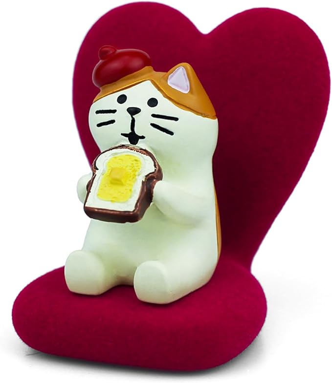 Cute Mini Cat Eating Toast Bread Figurine with Small Sofa Resin Figure for Office Home Decor for Cat Lovers (Love Shaped Sofa)
