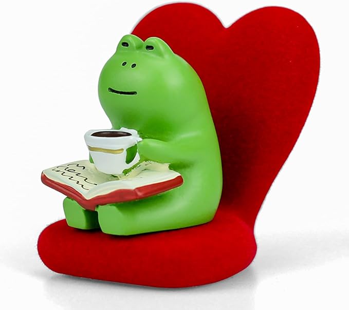 Cute Mini Frog Figurine with Small Sofa Resin Frog Figure for Office Home Decor - Cute Frog Gift for Frog Lovers (Love Shaped Sofa)