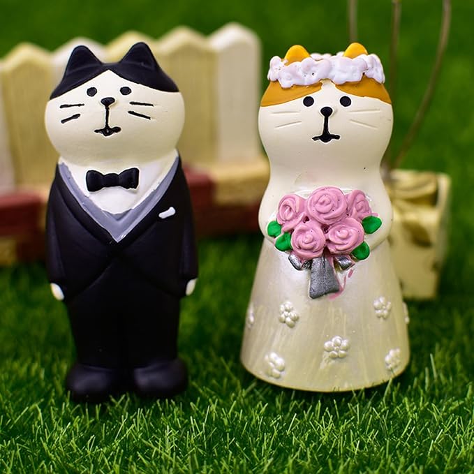 Miniatures Cat Figurines Mini Resin Cats Cute Desk Decor Wedding Cat Groom Bride