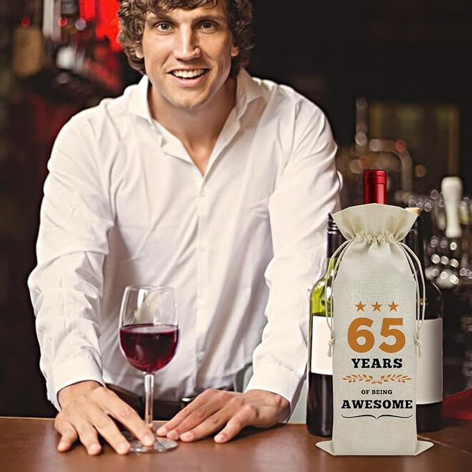 65th Birthday Gifts for Women Men Wine Bag 65 Year Old Birthday Gifts for Her Him 65 Year Work Anniversary Decorations Wine Bottle Decoration Bag Born in 1959 Wine Accessories Gifts for Wine Lovers