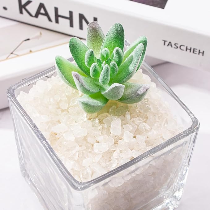 Small Clear Quartz Crystal Chips Aquarium Gravel Rocks Pebbles 3 Lb, Irregular Shaped Fish Tank Rocks Landscaping Stones Pebbles for Vase Fillers, Aquarium and Home Decoration, 3-5mm