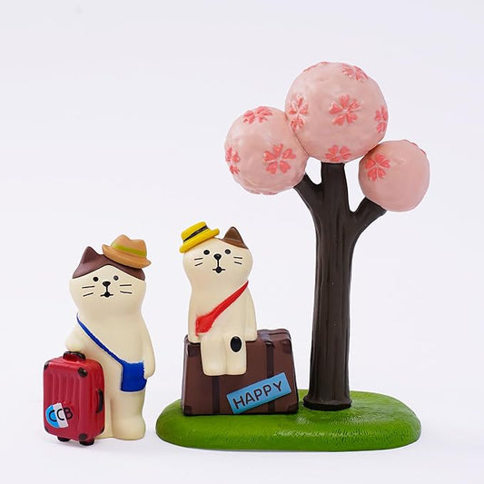 Miniature Cat Figurines Statue - Cute Cat Decor for Desk and Bedroom, Gifts for Cat Lovers Cute Home Office Desk Decor (Traveling Cat)