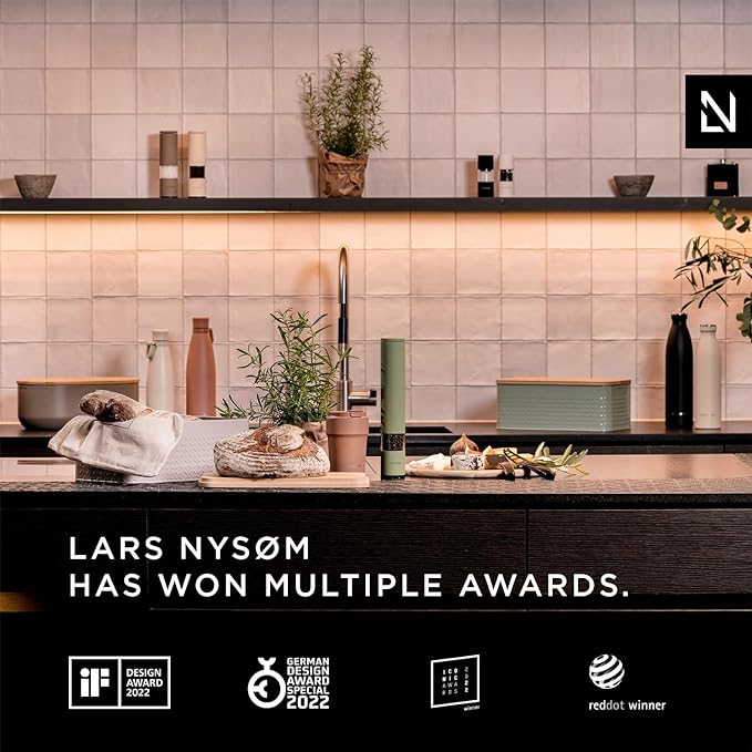 LARS NYSØM Stainless Steel Insulated XL Water Bottle 12oz 17oz 25oz 34oz 51oz | BPA-free Insulated Thermo Flask for Hot and Cold Beverages | Leakproof Large Drinking Bottle (Brick Red, 51oz)