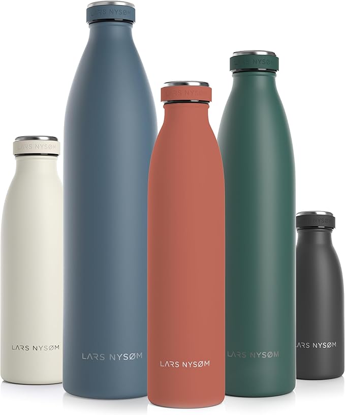 LARS NYSØM Stainless Steel Insulated Water Bottle 12oz 17oz 25oz 34oz 51oz | BPA-free Insulated Thermo Flask for Hot and Cold Beverages | Leakproof Drinking Bottle (Brick Red, 25oz)